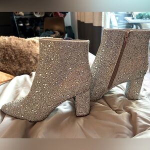 Betsey Johnson Women's Sb-Cady Ankle Boot Rhinestone SIZE 9.5 NEVER WORN